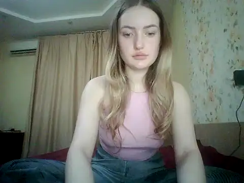 Snapshot of Lisanta chatting on July 30, 2026, 7:13 pm Lisanta online show from July 30, 2026, 7:13 pm