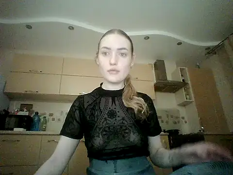Snapshot of Lisanta chatting on July 31, 2026, 8:41 pm Lisanta online show from July 31, 2026, 8:41 pm