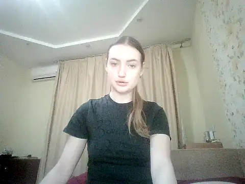 Snapshot of Lisanta chatting on August 1, 2026, 8:52 pm Lisanta online show from August 1, 2026, 8:52 pm