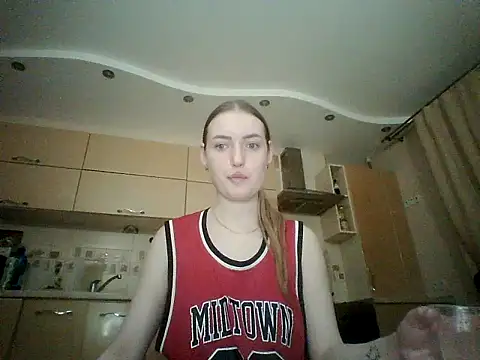 Snapshot of Lisanta chatting on August 3, 2026, 8:12 pm Lisanta online show from August 3, 2026, 8:12 pm
