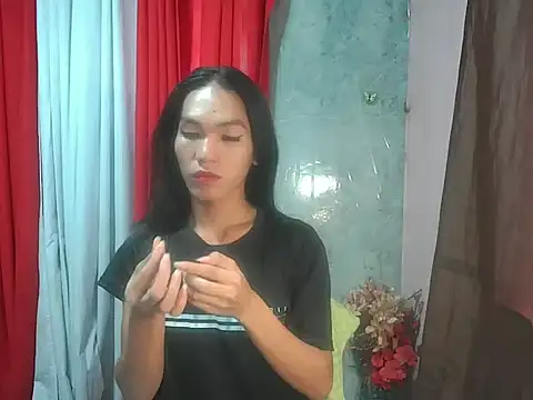 Snapshot of urnaughty_kim chatting on May 3, 2026, 11:44 pm urnaughty kim online show from May 3, 2026, 11:44 pm