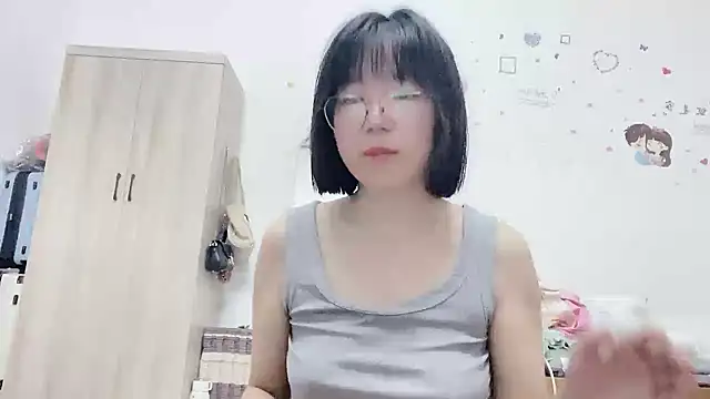 Snapshot of Belle-LL chatting on June 2, 2026, 5:04 pm Belle-LL online show from June 2, 2026, 5:04 pm