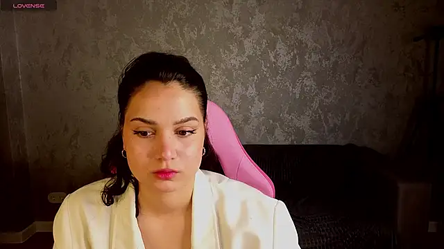 Snapshot of Vivien_Ross chatting on May 8, 2026, 1:11 am Vivien Ross online show from May 8, 2026, 1:11 am