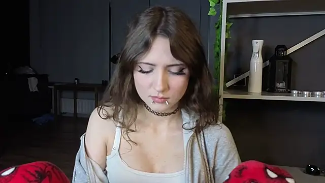 lovergirl4me online show from June 5, 2026, 6:57 pm