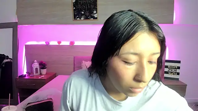 Snapshot of Selene_Rushe chatting on May 6, 2026, 1:27 pm Selene Rushe online show from May 6, 2026, 1:27 pm