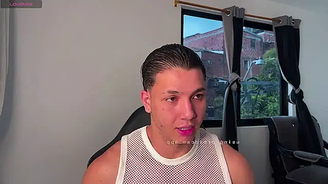 Snapshot of Maxx_valiant chatting on July 9, 2026, 12:20 pm Maxx valiant online show from July 9, 2026, 12:20 pm