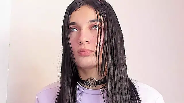 MilaWhitte online show from July 21, 2026, 3:14 pm