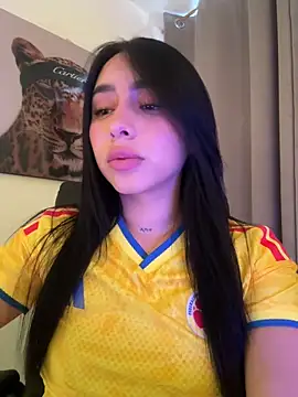 IsabellaNoir  online show from June 11, 2026, 9:46 pm