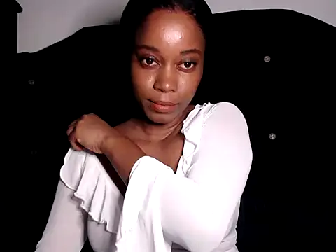 Enchantriss online show from March 27, 2026, 10:42 pm