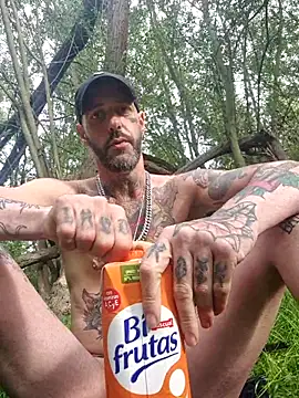 Snapshot of DuroHustler chatting on May 3, 2026, 5:08 pm DuroHustler online show from May 3, 2026, 5:08 pm