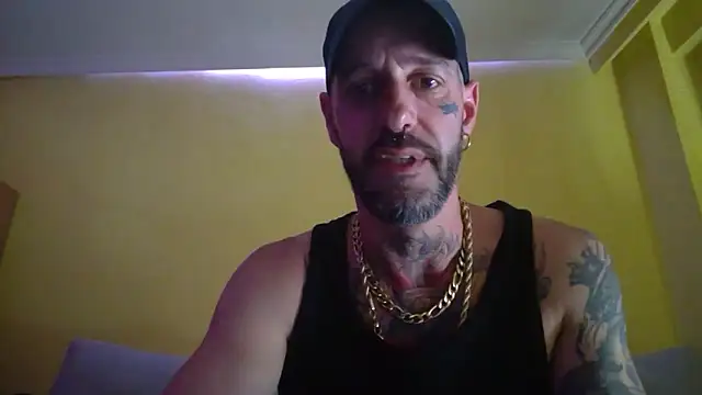 Snapshot of DuroHustler chatting on May 23, 2026, 3:38 pm DuroHustler online show from May 23, 2026, 3:38 pm