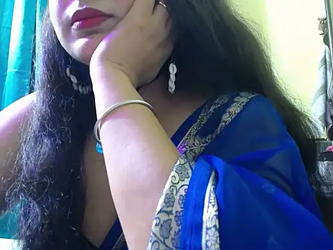 Snapshot of -Queenie chatting on June 15, 2026, 8:00 pm -Queenie online show from June 15, 2026, 8:00 pm