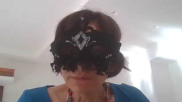 Snapshot of HelenTiAscolta chatting on June 10, 2026, 4:06 pm HelenTiAscolta online show from June 10, 2026, 4:06 pm