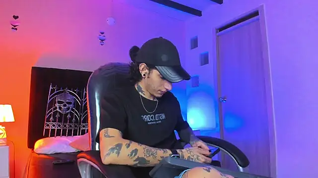 Vergil Noir  online show from May 9, 2026, 4:28 am