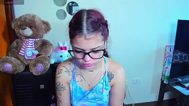 Snapshot of angelina_77 chatting on May 2, 2026, 1:38 pm angelina 77 online show from May 2, 2026, 1:38 pm