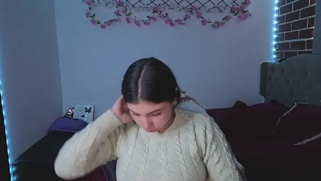 Snapshot of isabella_monntolvo chatting on May 20, 2026, 7:42 pm isabella monntolvo online show from May 20, 2026, 7:42 pm