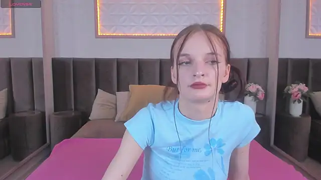 AliciaCore online show from June 12, 2026, 8:41 pm