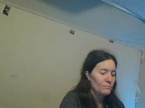 Snapshot of Mini83 chatting on May 13, 2026, 4:26 pm Mini83 online show from May 13, 2026, 4:26 pm
