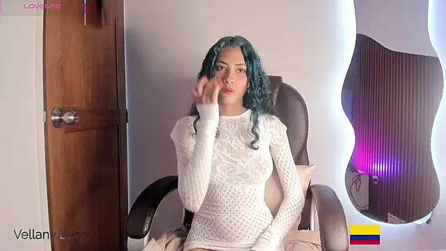 Snapshot of Vellany__Luna chatting on June 20, 2026, 12:41 pm Vellany Luna online show from June 20, 2026, 12:41 pm