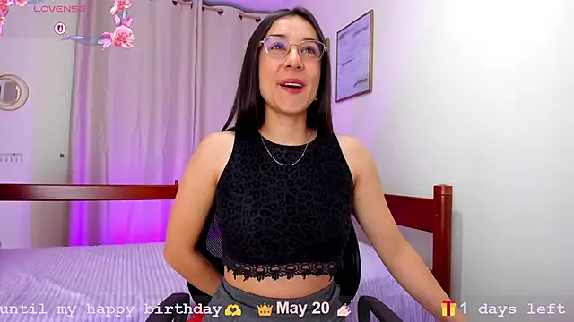 Snapshot of Elisabetta_Amour chatting on May 19, 2026, 10:10 am Elisabetta Amour online show from May 19, 2026, 10:10 am