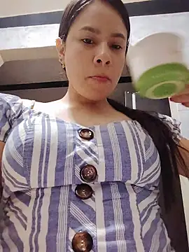 Snapshot of Nicol_Alvarez1 chatting on June 2, 2026, 11:40 pm Nicol Alvarez1 online show from June 2, 2026, 11:40 pm