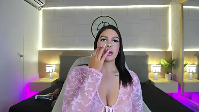 Snapshot of Megan_charles_ chatting on June 27, 2026, 9:25 am Megan charles online show from June 27, 2026, 9:25 am