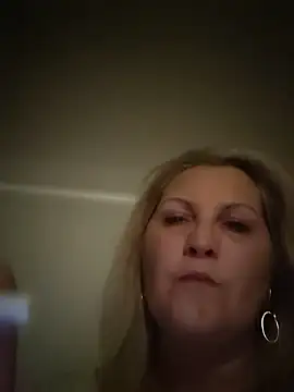 Divineblond online show from November 26, 2025, 8:43 pm