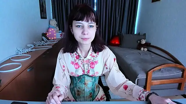 MiniLysii online show from May 8, 2026, 5:35 am
