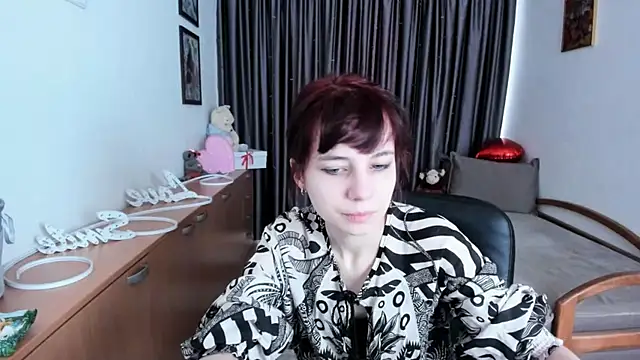 MiniLysii online show from May 17, 2026, 5:38 am