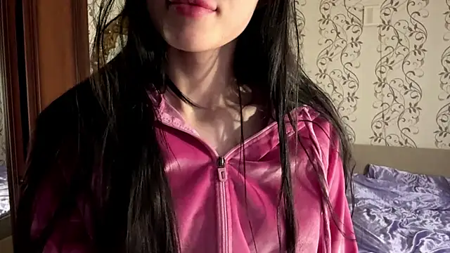 RosamondRuhn online show from May 10, 2026, 11:04 am