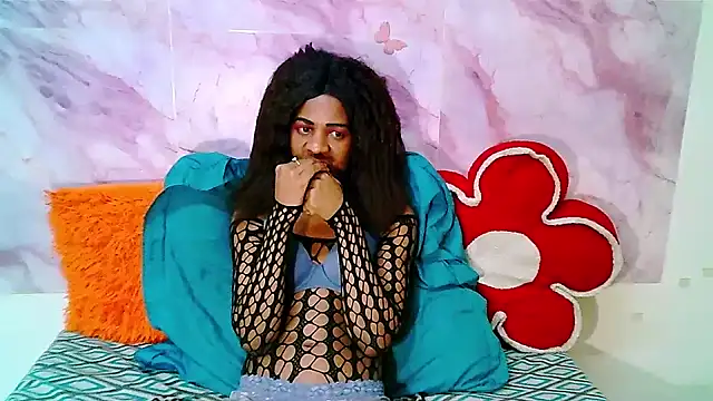 Snapshot of EbonySweetPeach chatting on July 7, 2026, 6:47 am EbonySweetPeach online show from July 7, 2026, 6:47 am