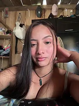 Snapshot of Soffia-zapata chatting on July 1, 2026, 5:12 pm Soffia-zapata online show from July 1, 2026, 5:12 pm
