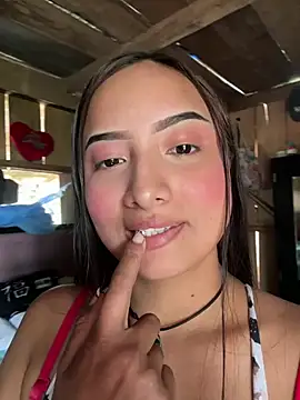 Snapshot of Soffia-zapata chatting on July 12, 2026, 4:53 pm Soffia-zapata online show from July 12, 2026, 4:53 pm