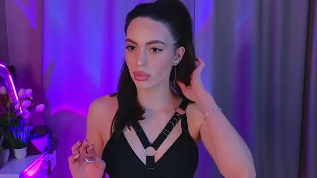 AmyHodge online show from April 23, 2026, 7:05 pm