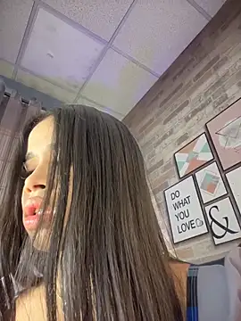 EmmaExoticaXXX online show from June 8, 2026, 9:37 pm