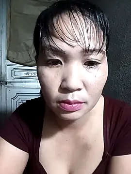 Snapshot of Beola-mi chatting on May 2, 2026, 10:37 pm Beola-mi online show from May 2, 2026, 10:37 pm