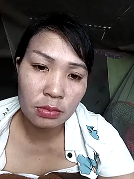Snapshot of Beola-mi chatting on May 4, 2026, 12:39 am Beola-mi online show from May 4, 2026, 12:39 am