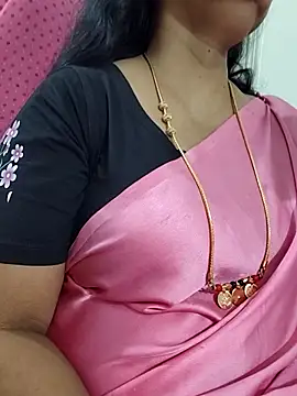 Snapshot of Nayana_456 chatting on June 18, 2026, 11:42 pm Nayana 456 online show from June 18, 2026, 11:42 pm