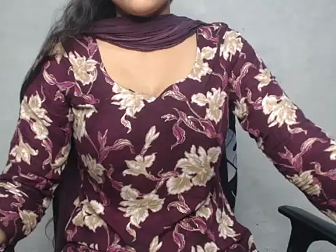 Snapshot of Shalini_Gaur chatting on July 24, 2026, 3:43 pm Shalini Gaur online show from July 24, 2026, 3:43 pm