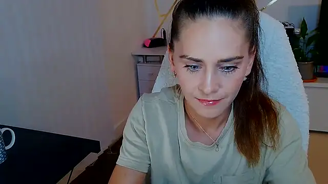 khalessi13 online show from June 27, 2026, 10:26 pm