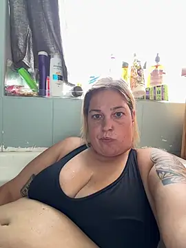 Snapshot of SecretRavenXO chatting on July 21, 2026, 2:41 pm SecretRavenXO online show from July 21, 2026, 2:41 pm