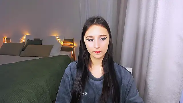JulietteMonli online show from June 2, 2026, 11:34 am