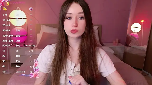 AliceLidelle online show from June 17, 2026, 1:45 pm