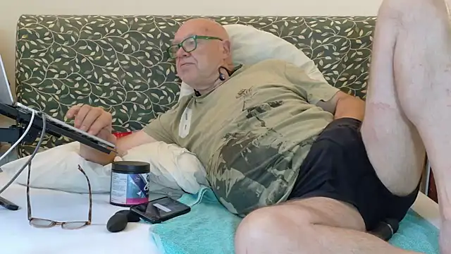 Snapshot of KinkCentral chatting on June 29, 2026, 7:58 pm KinkCentral online show from June 29, 2026, 7:58 pm