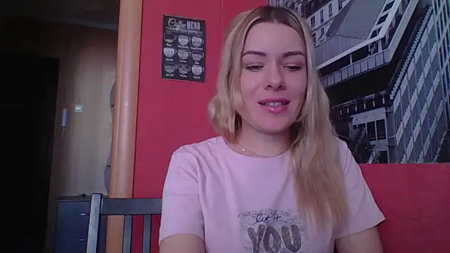 Snapshot of Softy_Aura_ chatting on May 29, 2026, 1:09 pm Softy Aura online show from May 29, 2026, 1:09 pm