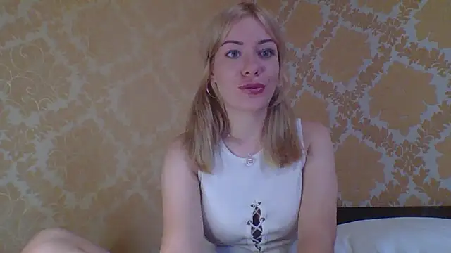 Snapshot of Softy_Aura_ chatting on July 9, 2026, 2:21 pm Softy Aura online show from July 9, 2026, 2:21 pm