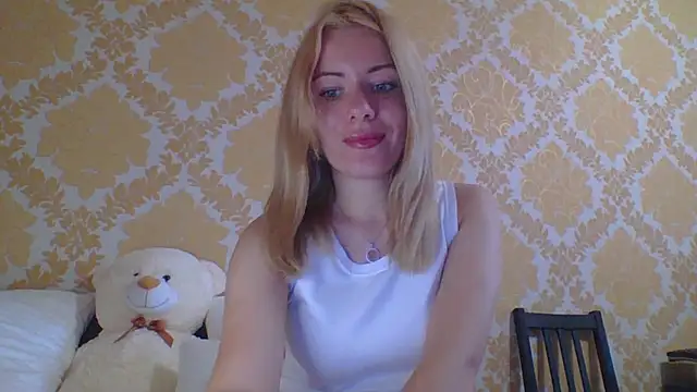 Snapshot of Softy_Aura_ chatting on July 29, 2026, 2:15 pm Softy Aura online show from July 29, 2026, 2:15 pm