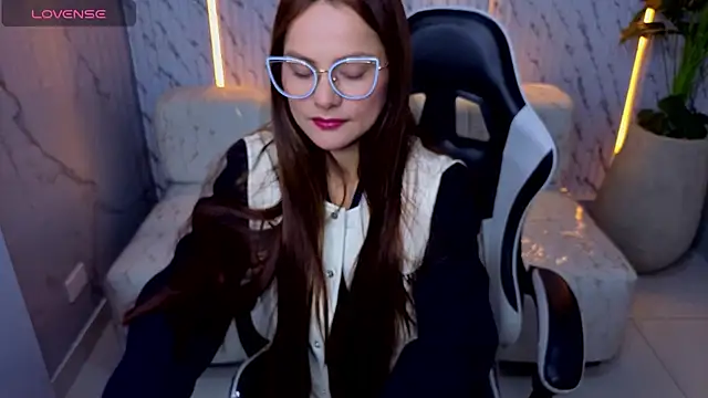 Snapshot of Antonella_Tx_ chatting on May 13, 2026, 12:35 pm Antonella Tx online show from May 13, 2026, 12:35 pm