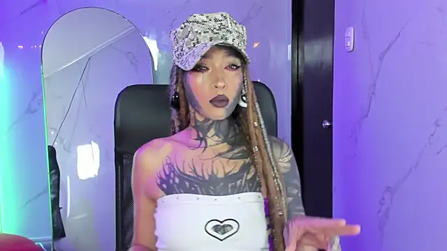 Snapshot of Lucy_Doll8 chatting on June 15, 2026, 8:22 pm Lucy Doll8 online show from June 15, 2026, 8:22 pm