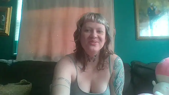 Snapshot of RosieSwitchBitch chatting on May 11, 2026, 1:17 pm RosieSwitchBitch online show from May 11, 2026, 1:17 pm